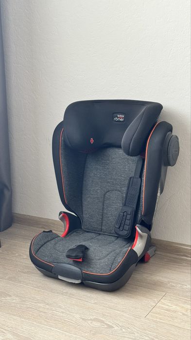 Автокрісло Britax Römer KIDFIX II XP / XP SICT (15–36 кг)