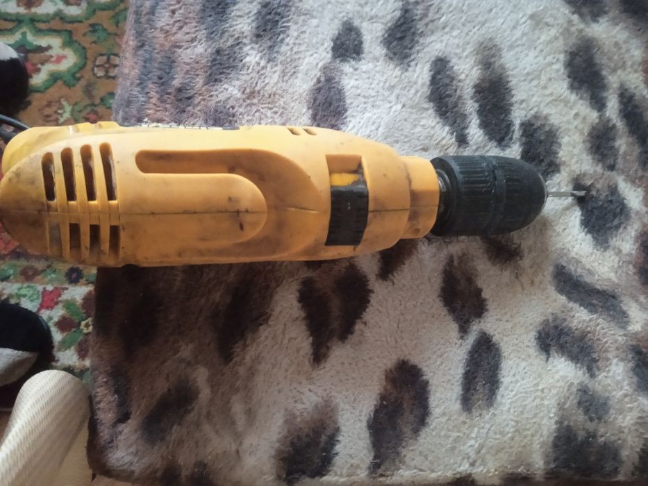 Продам дрель полностью рабочую