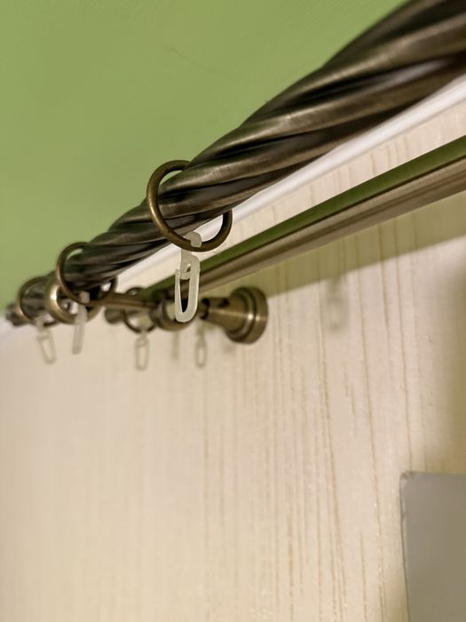 Металевий карниз