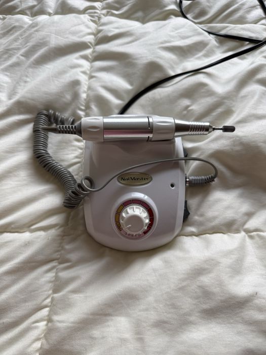 Frezarka do paznokci biała frez