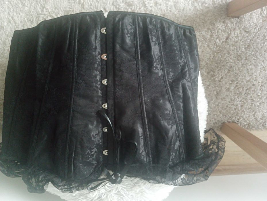 Gorset z koronką plus size