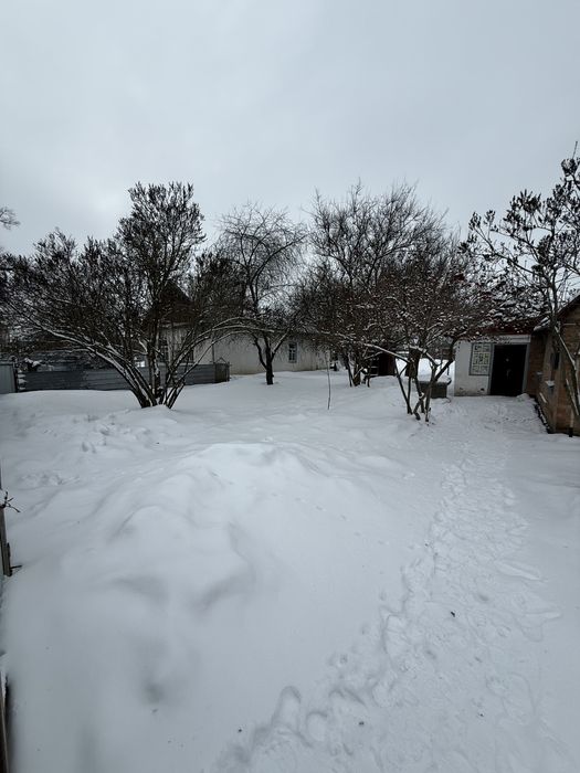 Будинок з ділянкою 10 соток