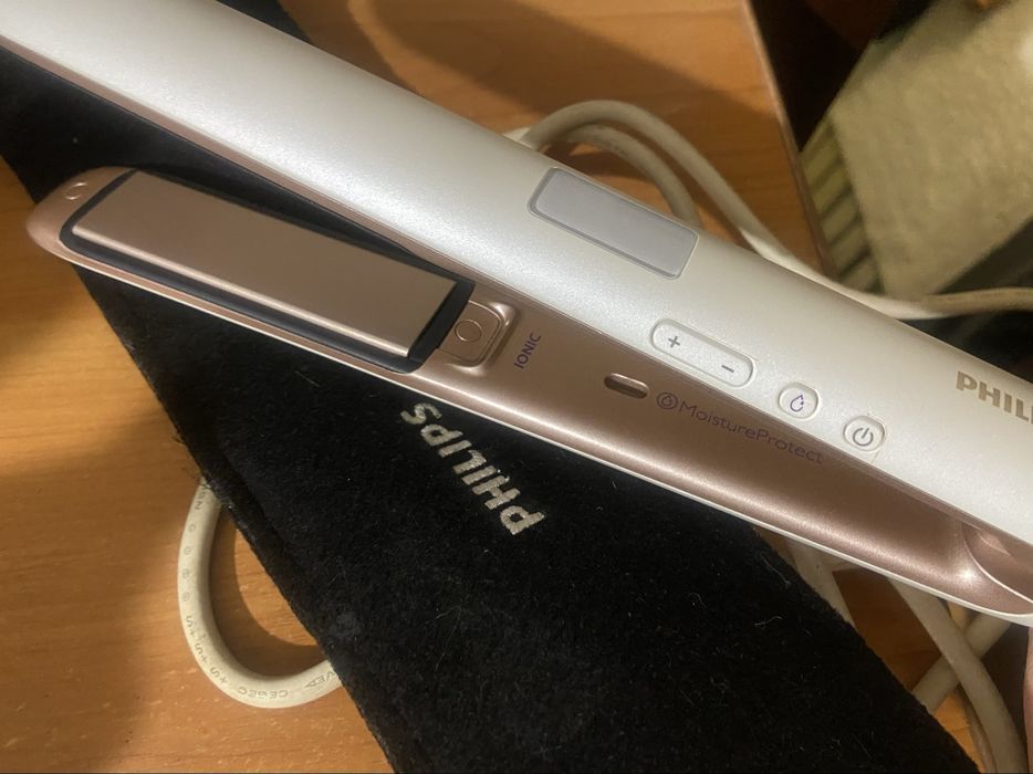 Вирівнювач  PHILIPS MoistureProtect HP8374/00