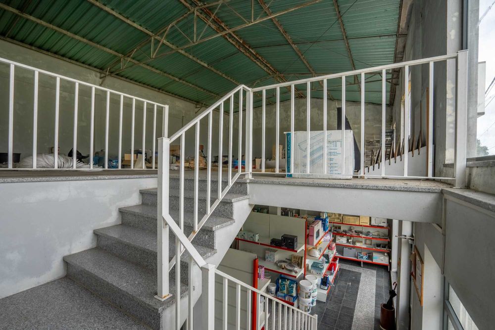 Judibruno – Espaço Comercial com Armazém | Aguada de Baixo