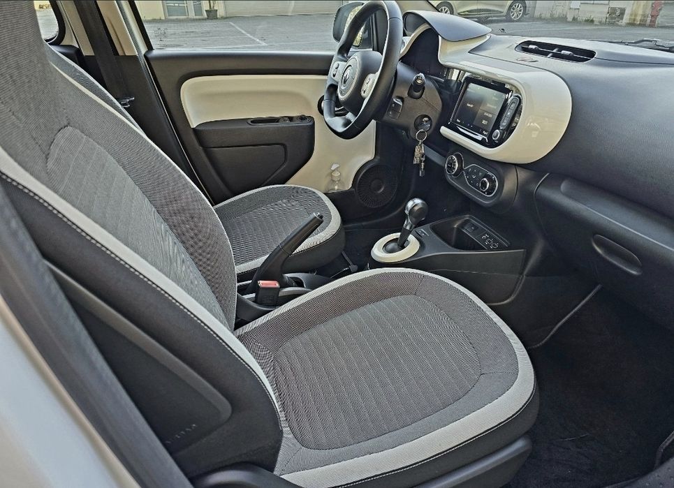 Twingo ZE eletrico COMO  NOVO.