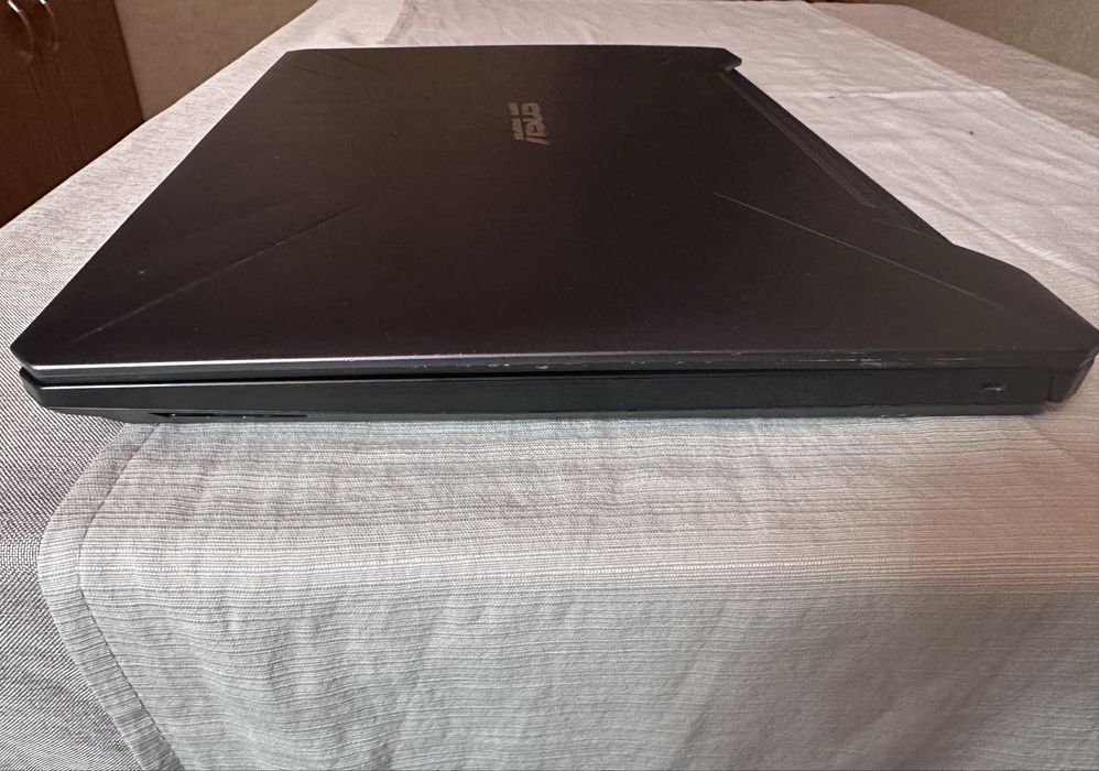 Ігровий ноутбук ASUS TUF Gaming FX505DT