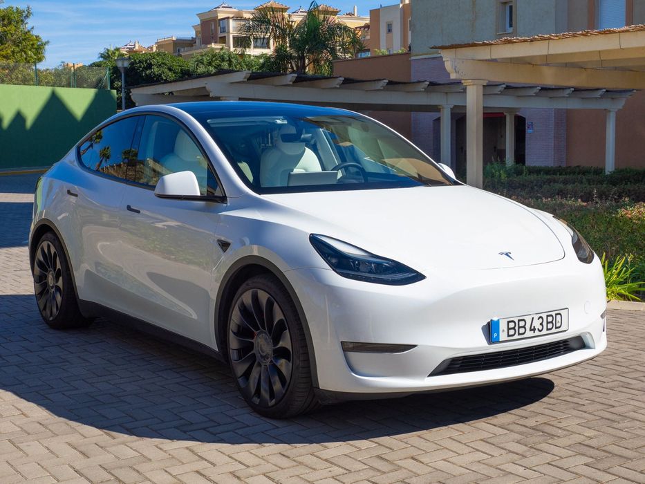 2023 TESLA Y Performance dual motor long range auto pilot Nacional