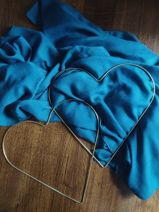 Złote serca - metalowa obręcz