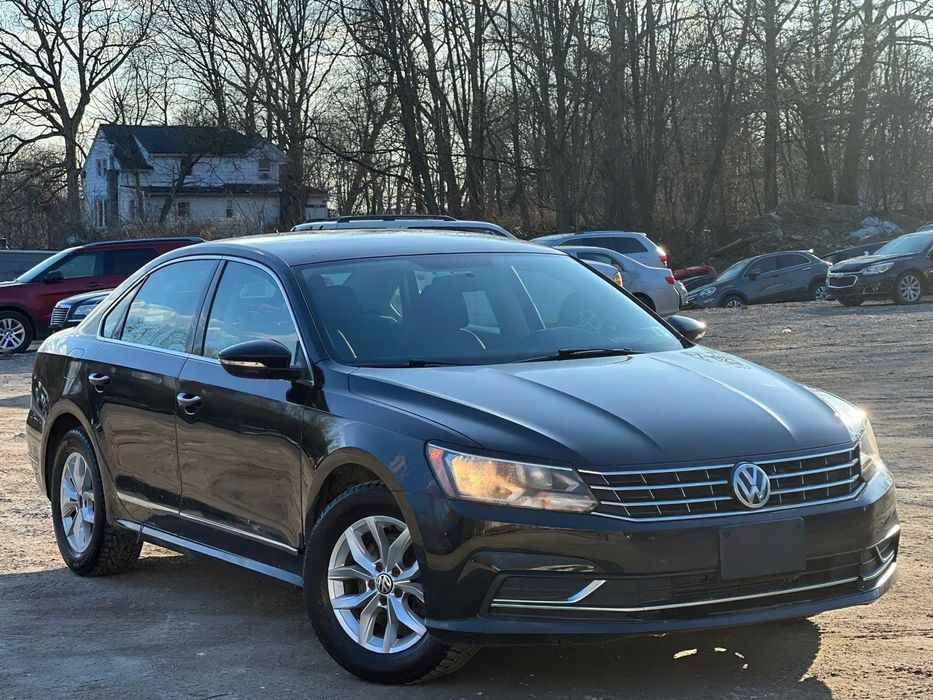 Volkswagen Passat 2016 — авто з США, оригінальний пробіг | від $3 200