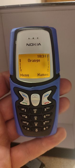 Nokia 5210.bez simlocka ,nowa obudowa .super stan