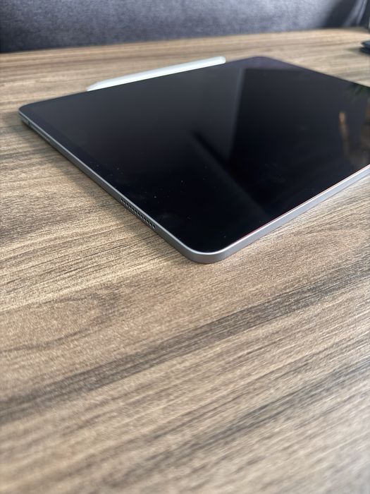 iPad Air 13” M2 256GB + Apple Pencil Pro + Capa