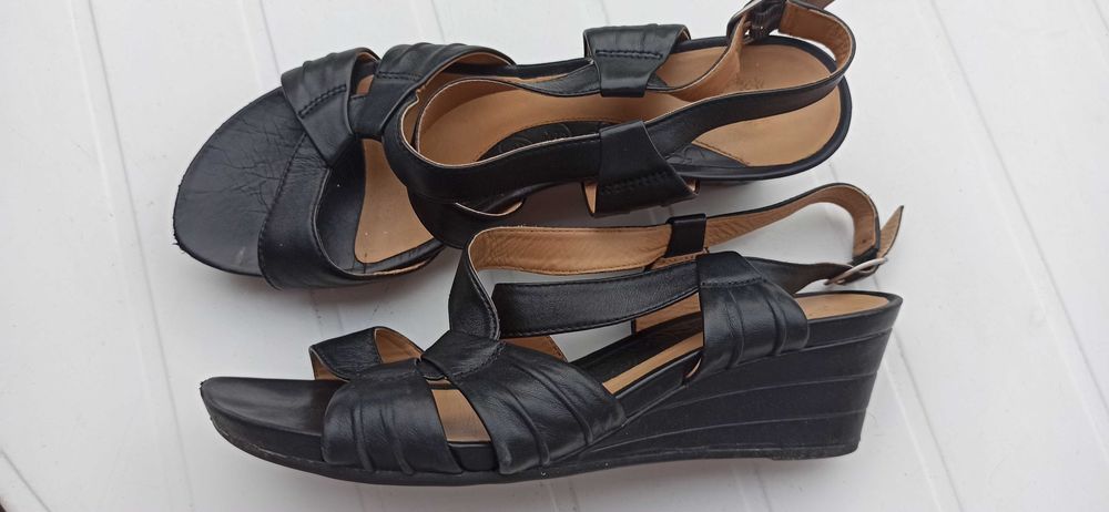 Skórzane sandały Clarks 42 klin. Uk8
