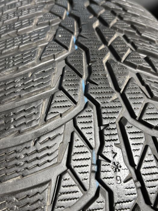 Komplet opon zimowych 215/55 R17 Nokian