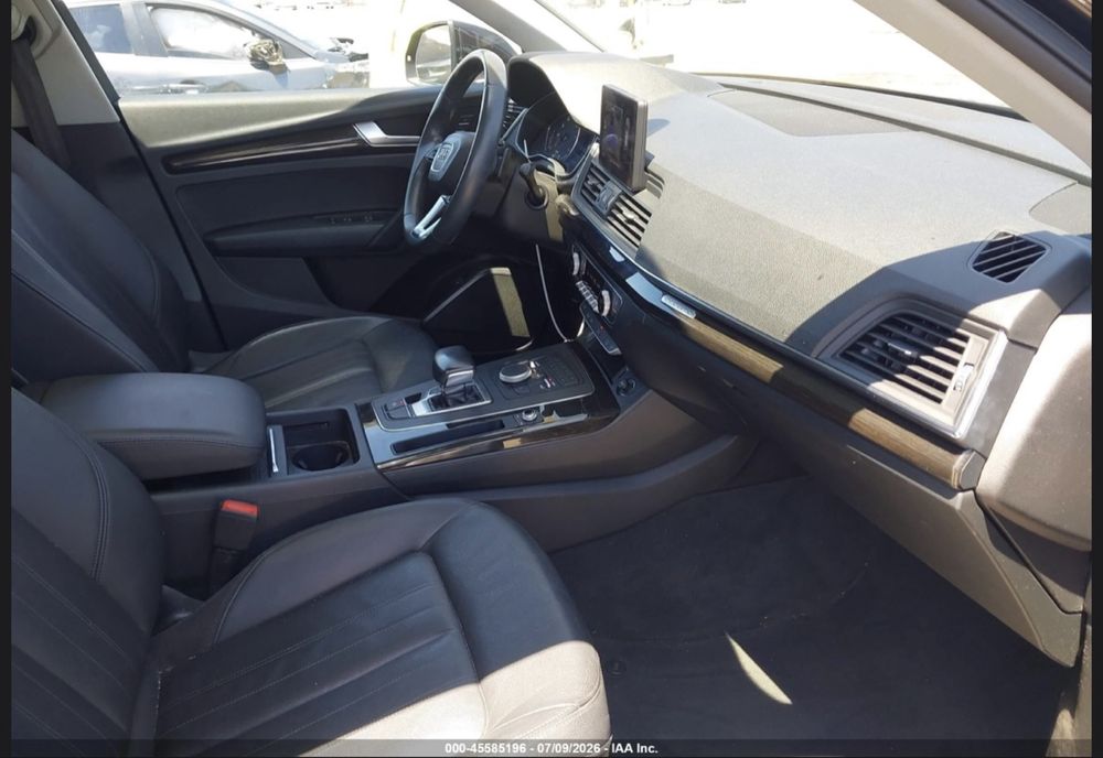 Audi Q5 2020 VIN WA1ANAFY0L2042891 фото оголошення 2 з 8