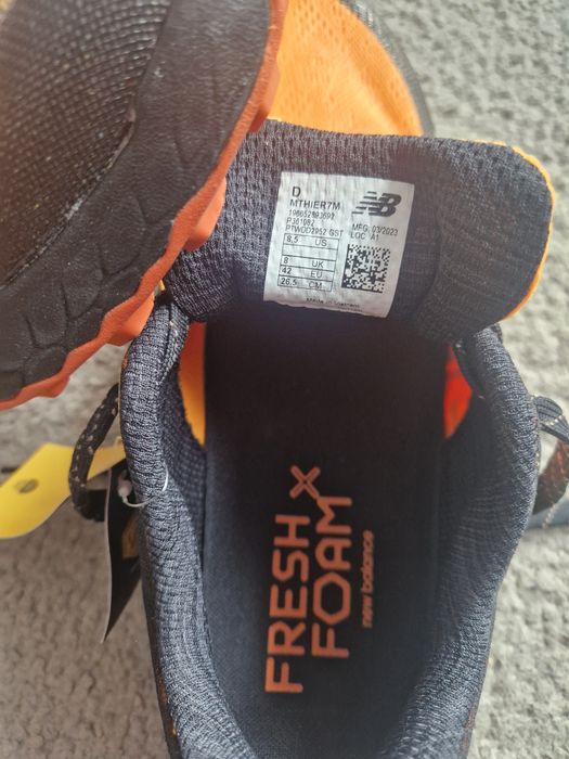 Buty do biegania męskie New Balance MTHIERV7 hot marigold
