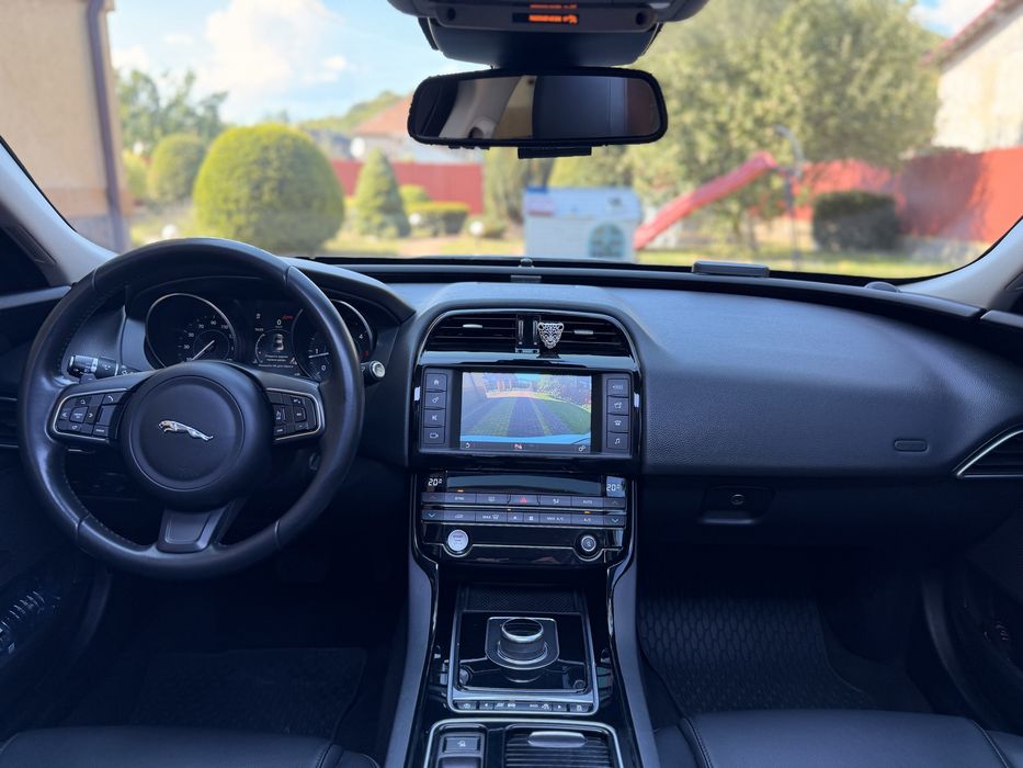 Jaguar XE 2.0 D
