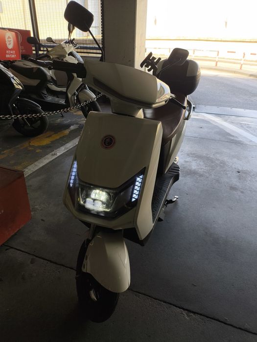 Moto electrica city batería litio 60 v 30 ah