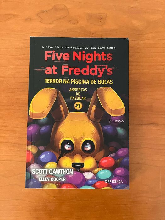 Five Nights at Freddy's - Arrepios de Fazbear #1(Novo)