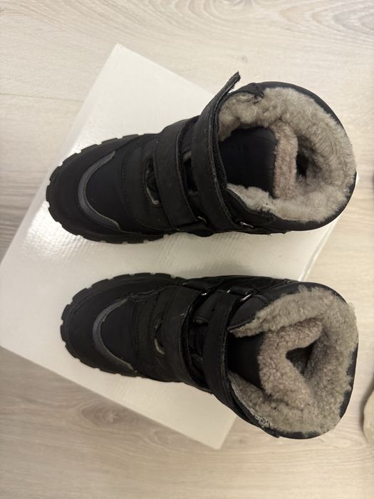 Зимові черевики б/у 33р