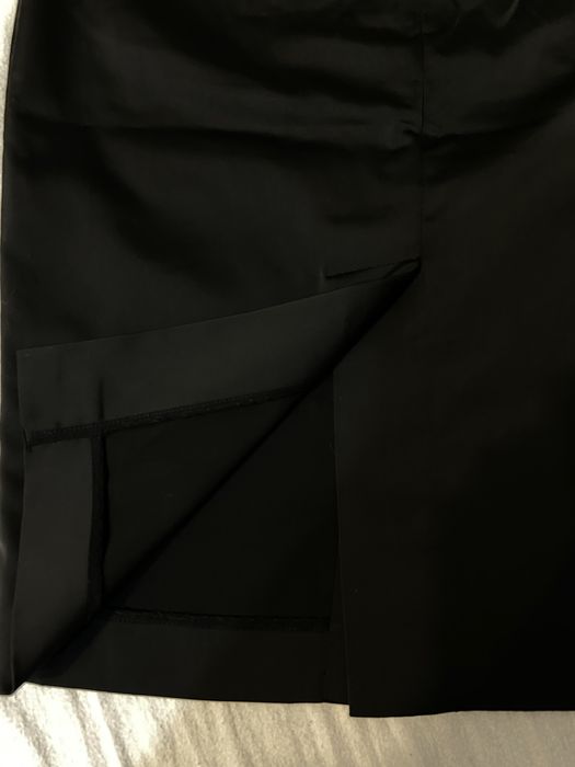 Spódnica midi elegancka do kolan z kieszeniami kendall + kyle