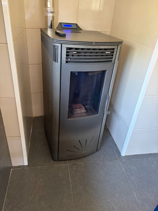 Salamandra Ecoforest Vigo 9,5 kW — Bom estado