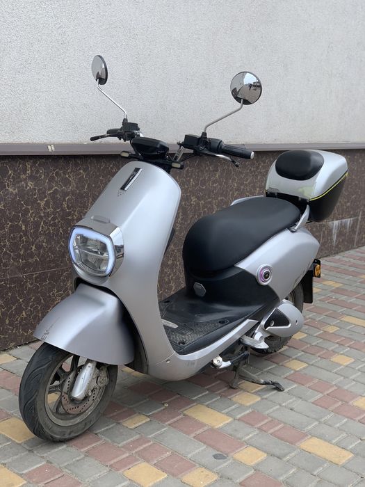 Сдам электроскутер в аренду ,запас хода 100-120 километров glovo bolt