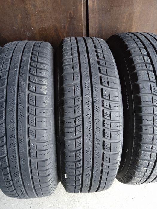 Sprzedam 4 opony z felgami do Fiata Punto