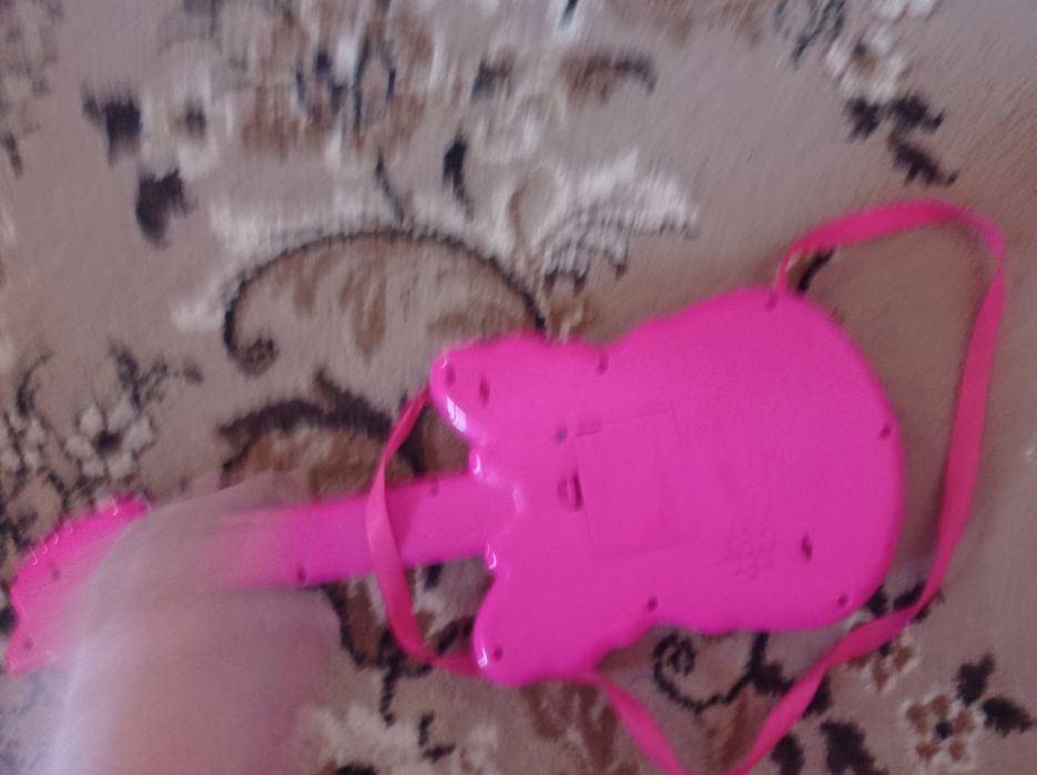 Музичний жук та гітара