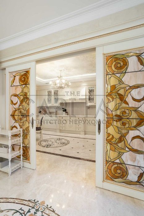 Продаж VIP будинку серед сосен у Стоянці/Басейн/Автономний/Закритий КГ