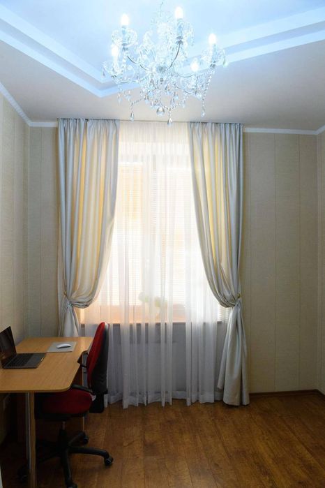 Продаю 4 к/к  в Коттедже центр