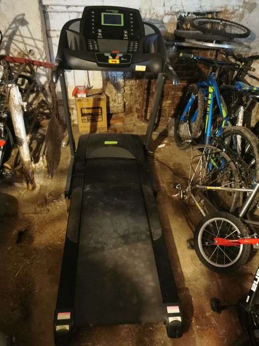 Duża bieżnia, sprawna