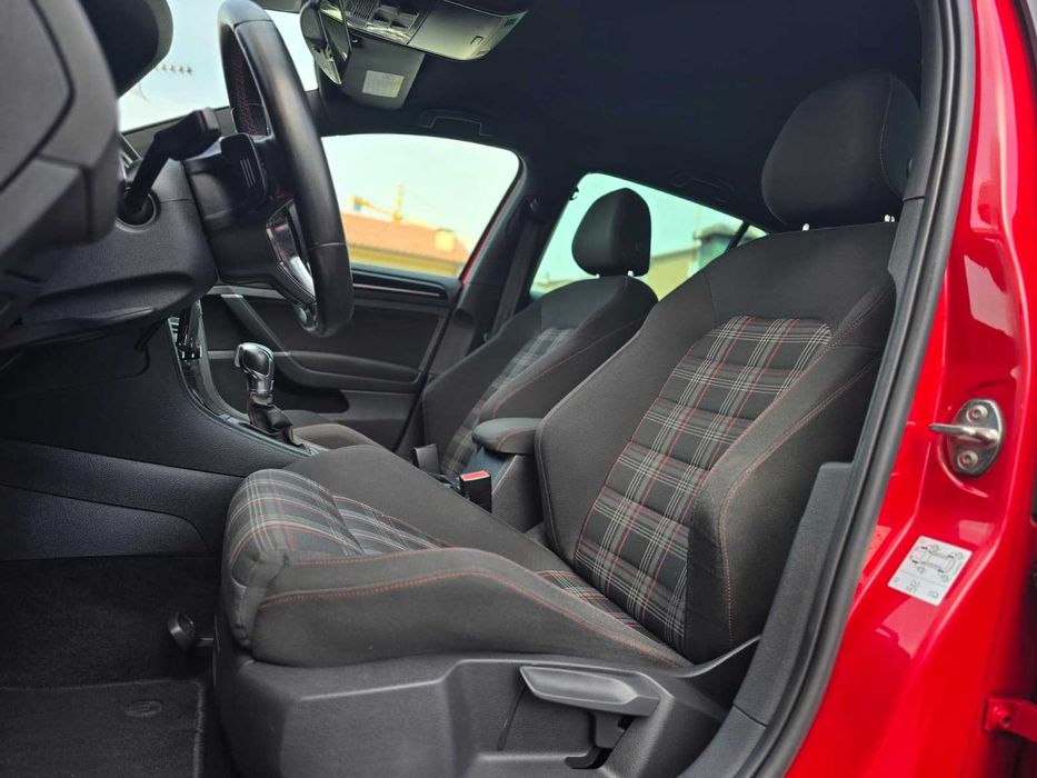 Volkswagen Golf 7 Gti 2.0Tsi 220Cv DSG (Full Extras)