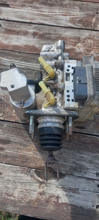 Блок АБС Toyota Camry xv55 (утечка воздуха)