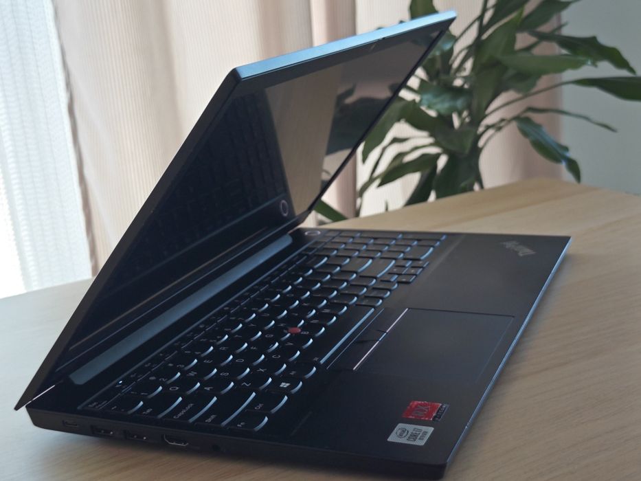 Lenovo ThinkPad E15 Gen 1 / i7 / RX Radeon / 8GB / SSD 256GB