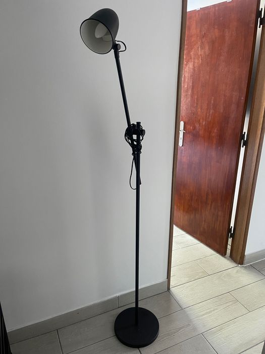 Candeeiro de Pé - Preto