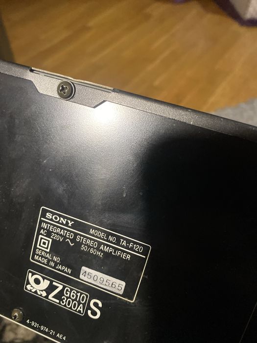 Підсилювач тюнер 200v JVC