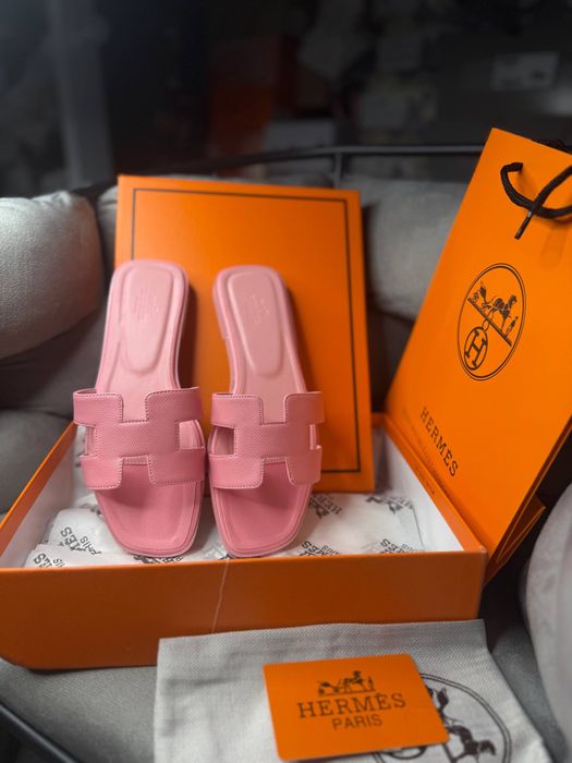 Рожеві шльопанці hermes oran шкіряні класичні капці шльопки
