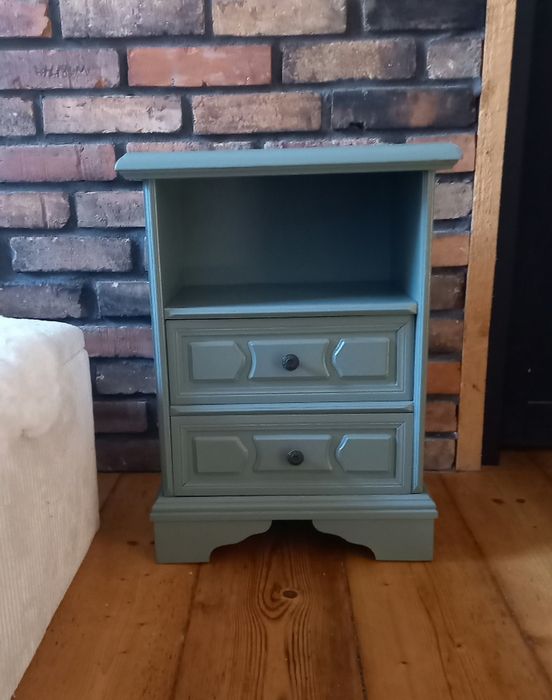 Nocna szafka vintage odnowiona kolor miętowy