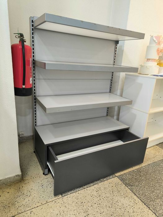 Móvel cinzento  com gaveta