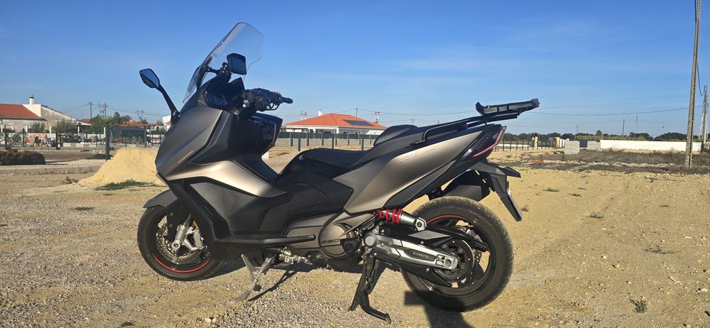 Kymco 550 AK Premium