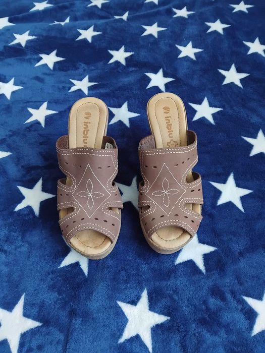 Шльопанці жіночі