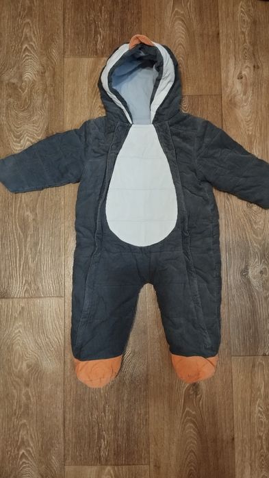 Продам комбинезончик  4-9мес