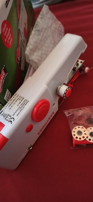 Maquina de costura portatil, NOVO