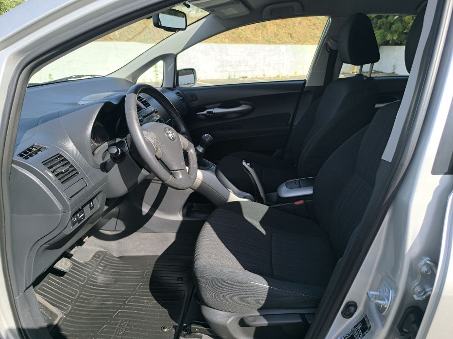 Toyota Auris 1.4 diesel com poucos kms