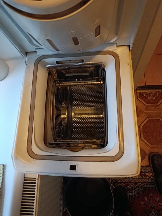 Машинка стиральная Indesig