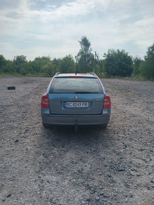Шкода октавія а5 універсал 1.6 mpi