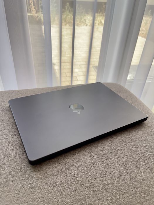 Macbook pro m4 16/512, MDM. 3 цикла заряду.