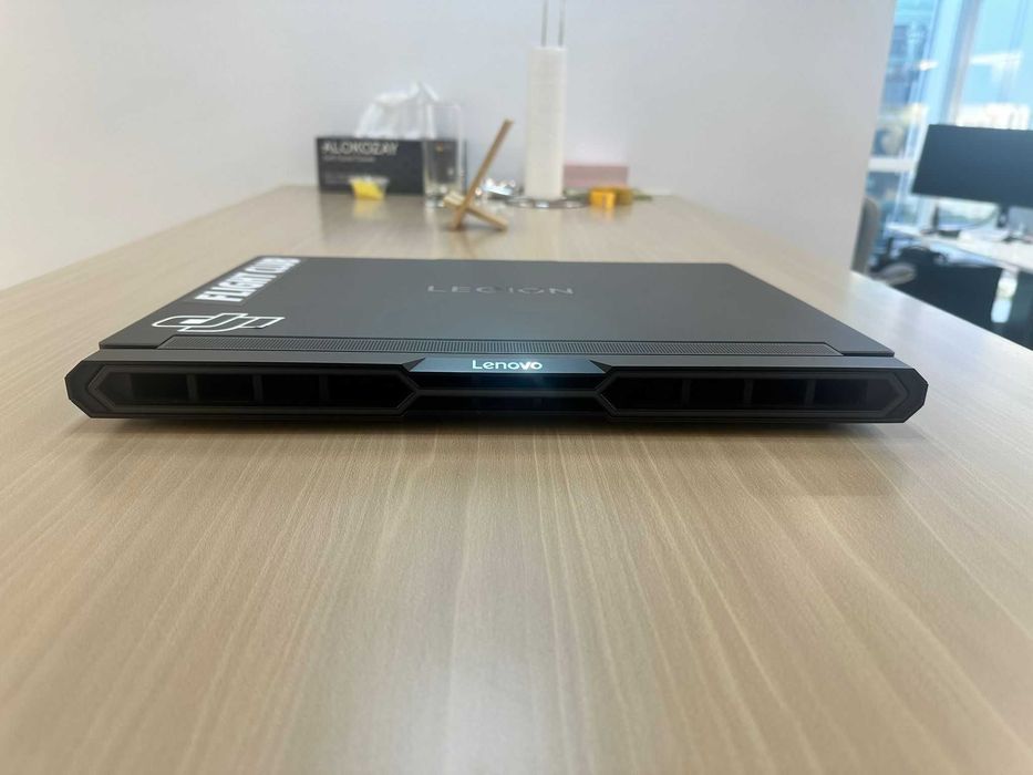 Lenovo legion pro 7i - 5070 ti - 32GB ram - 1 TB - i9 ultra