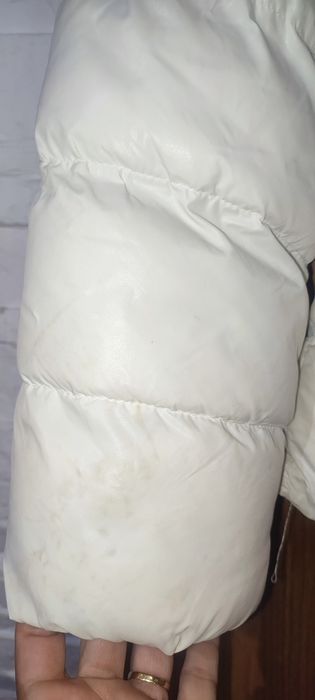 Biała jesienno- zimowa kurtka rozm L wymiary na fotkach