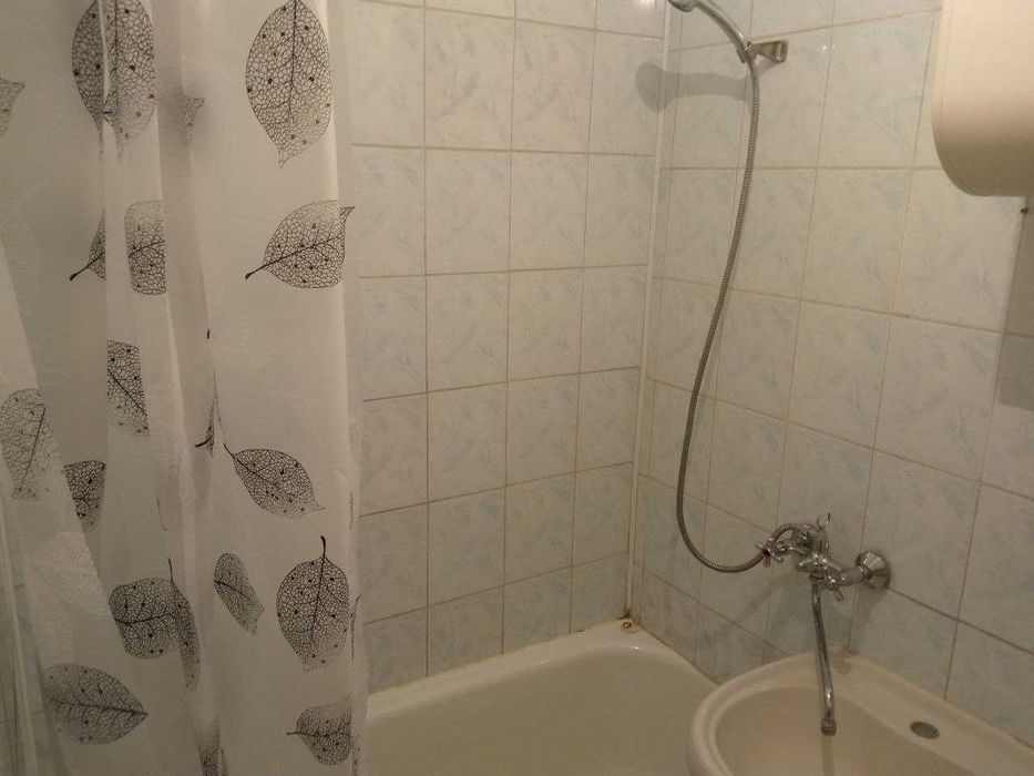 Здаються місця в квартирі для студенток ОА